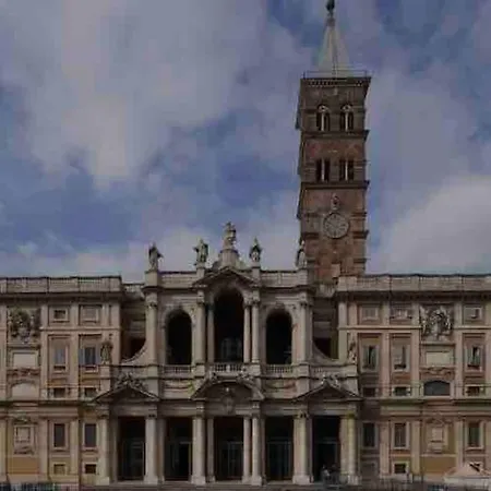 In Centro Con Balcone Con Vista *
